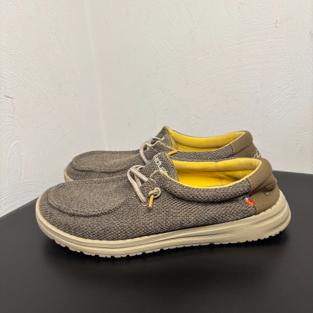 Hey Dude Wally Sox Safari‎ Slip On Shoes Women's 7 Youth Size 6 Casual Sneakers